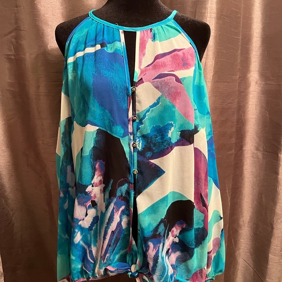 Summer/Spring Wear - Picture 4 of 5